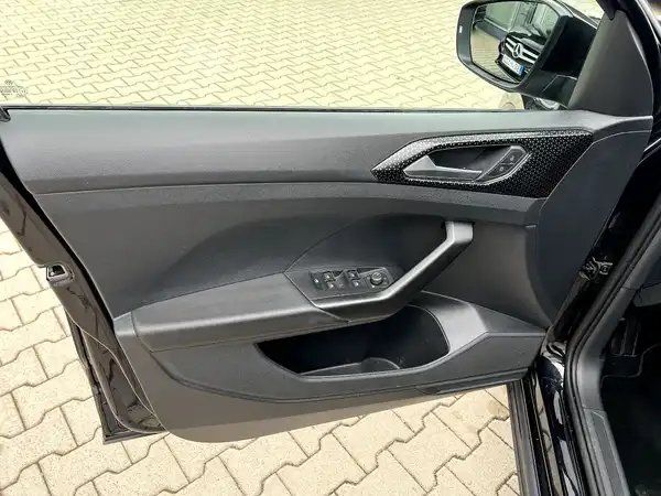 VW T-CROSS (10/27)