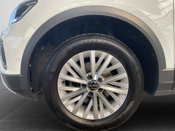 VW T-ROC (15/17)