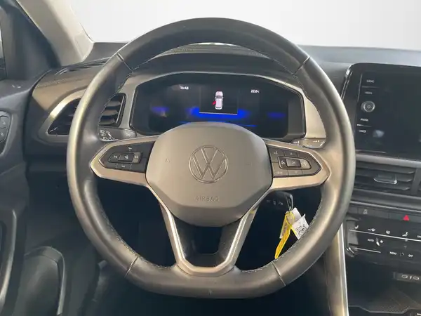 VW T-ROC (10/17)