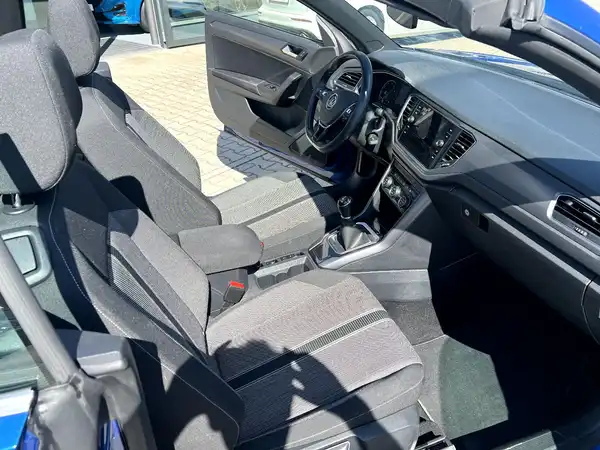 VW T-ROC CABRIOLET (15/22)