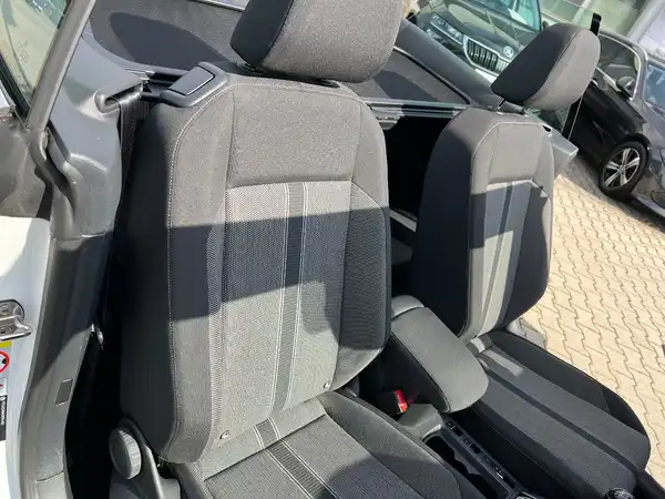 VW T-ROC CABRIOLET (16/22)