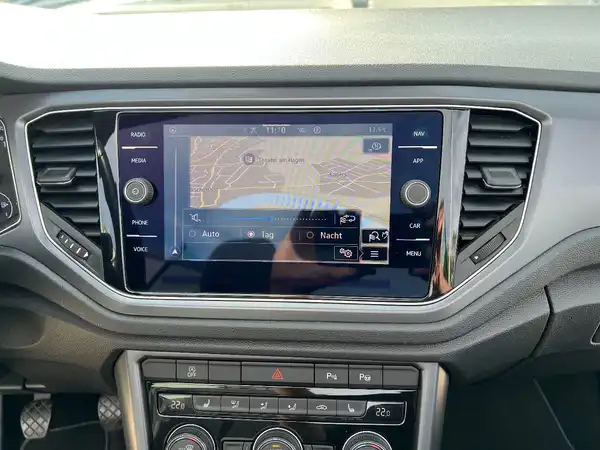 VW T-ROC CABRIOLET (20/22)