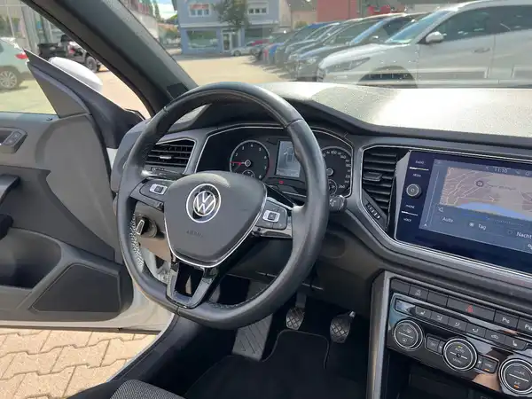 VW T-ROC CABRIOLET (21/22)