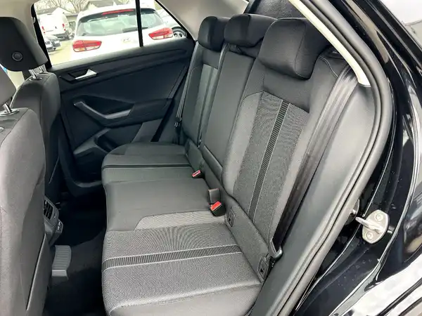 VW T-ROC (13/28)