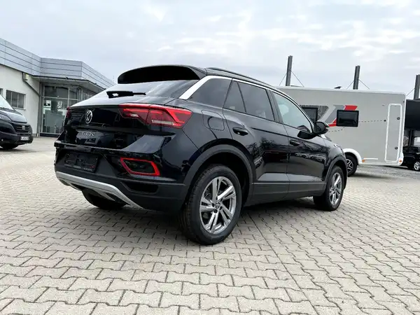 VW T-ROC (4/28)