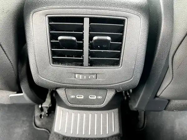 VW T-ROC (17/28)