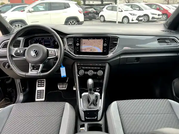 VW T-ROC (18/28)