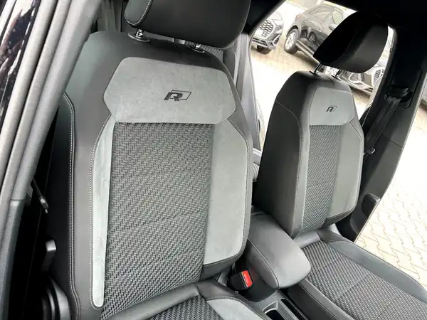 VW T-ROC (22/28)