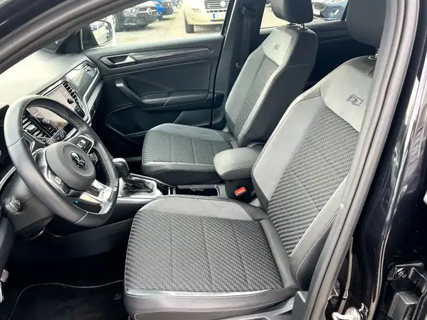 VW T-ROC (8/28)