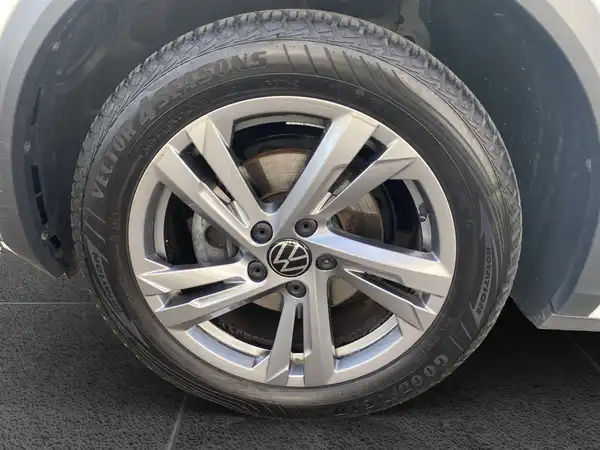VW T-ROC (15/18)