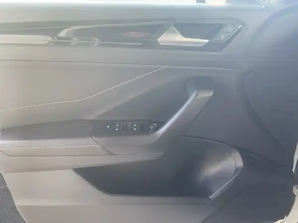 VW T-ROC (17/18)