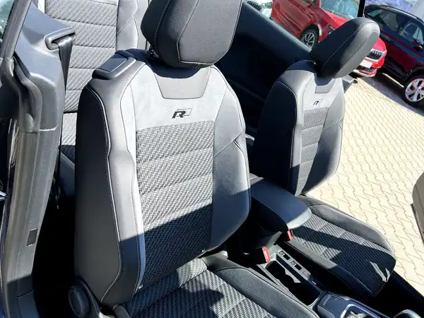 VW T-ROC CABRIOLET (16/22)