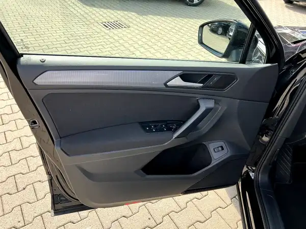 VW TIGUAN (11/28)