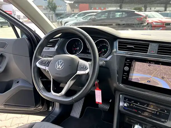 VW TIGUAN (27/28)