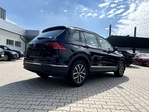 VW TIGUAN (4/28)