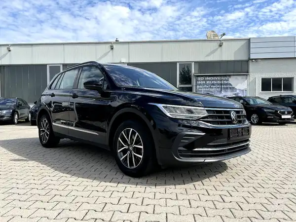 VW TIGUAN (5/28)