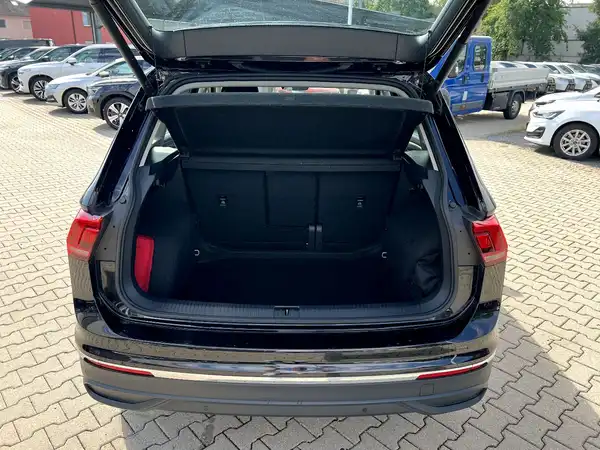 VW TIGUAN (7/28)