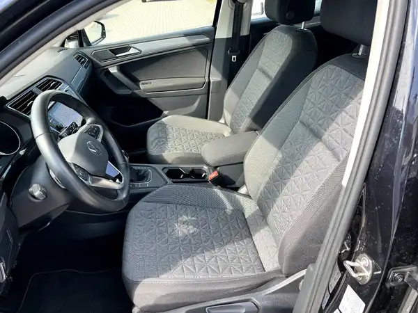 VW TIGUAN (8/28)