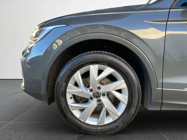 VW TIGUAN (15/20)