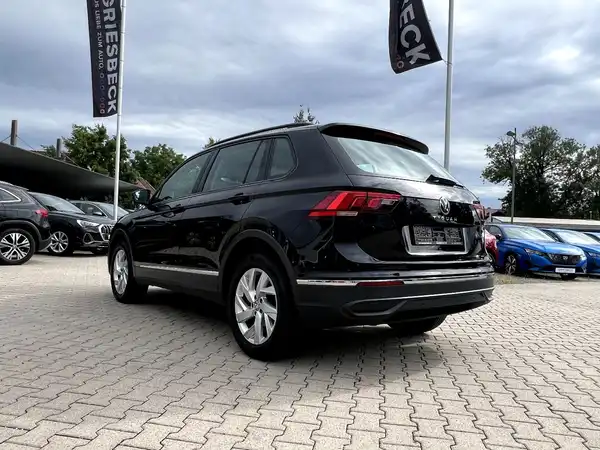 VW TIGUAN (2/28)