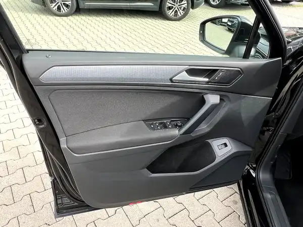 VW TIGUAN (11/28)
