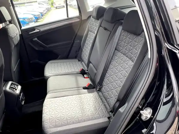 VW TIGUAN (14/28)