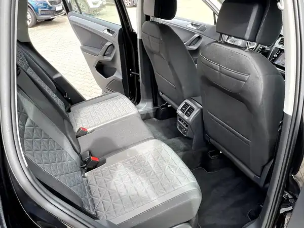 VW TIGUAN (16/28)
