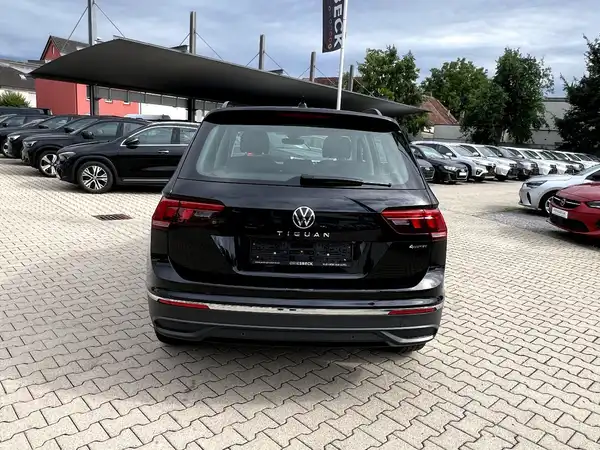 VW TIGUAN (3/28)