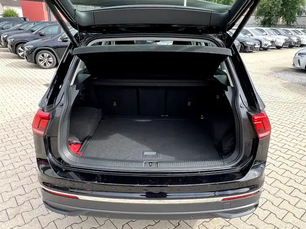 VW TIGUAN (7/28)