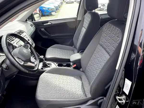 VW TIGUAN (9/28)