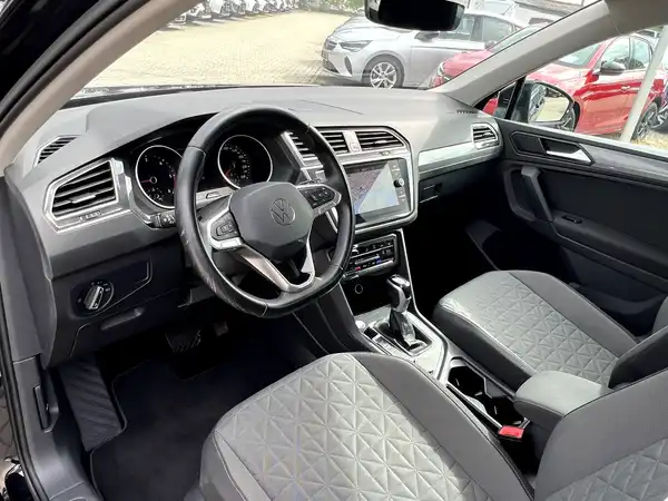 VW TIGUAN (10/28)