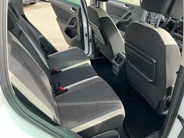 VW TIGUAN (15/26)