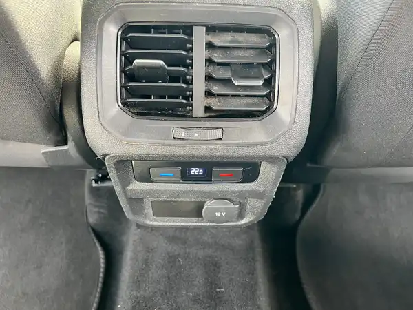 VW TIGUAN (17/26)