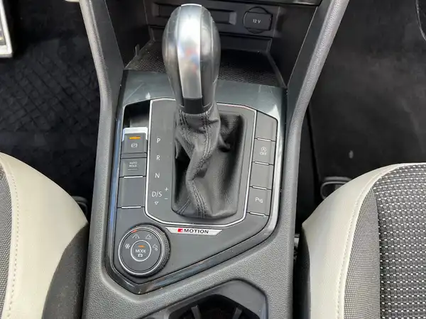 VW TIGUAN (23/26)
