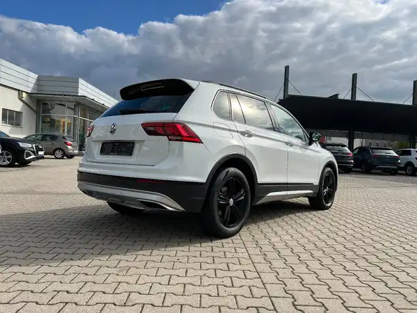 VW TIGUAN (4/26)