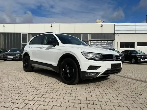 VW TIGUAN (5/26)
