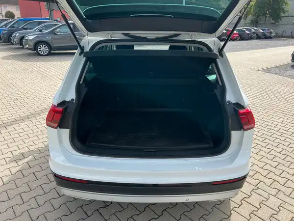 VW TIGUAN (7/26)