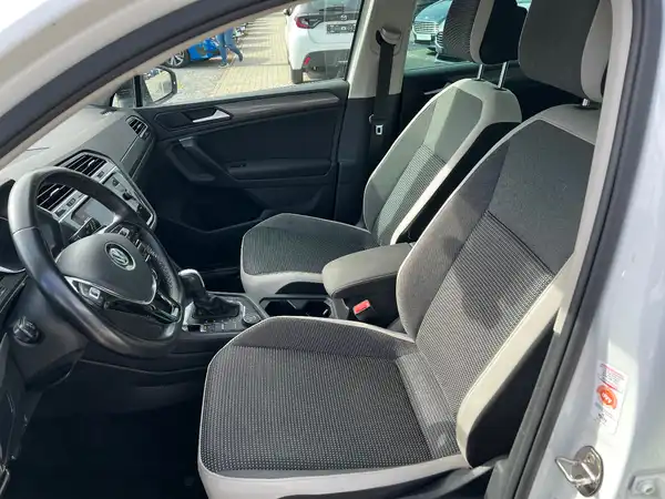 VW TIGUAN (8/26)