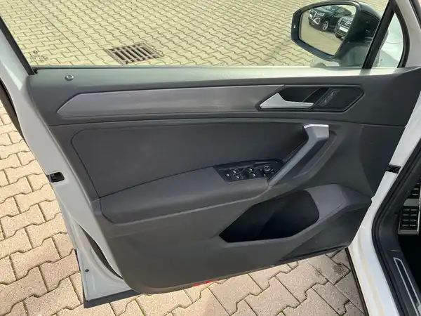 VW TIGUAN (10/26)