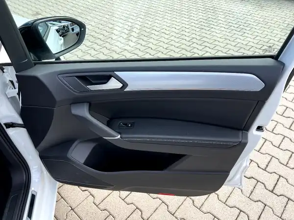 VW TOURAN (20/29)