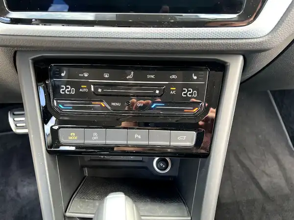 VW TOURAN (27/29)