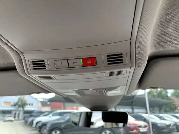 VW TOURAN (29/29)