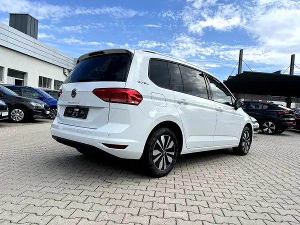 VW TOURAN (4/29)