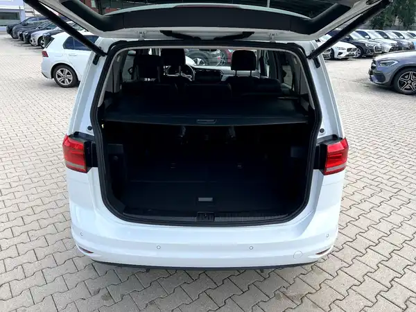 VW TOURAN (7/29)