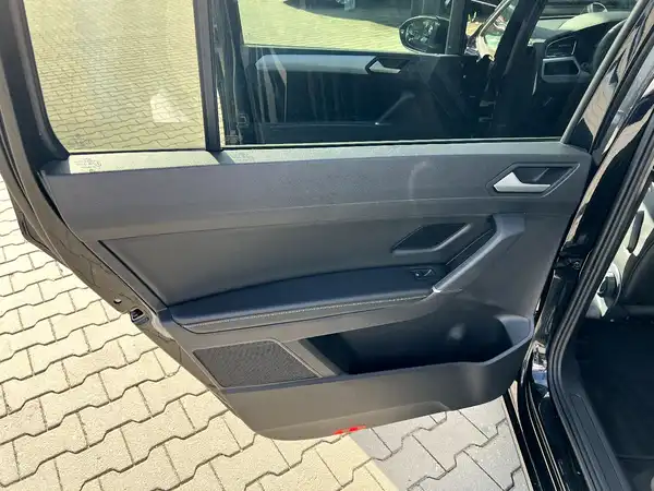 VW TOURAN (12/30)