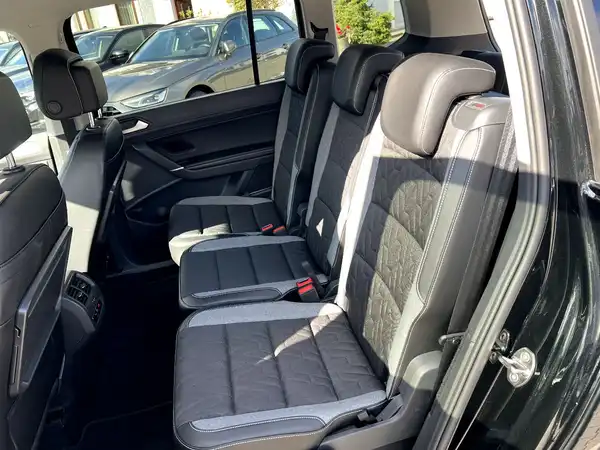 VW TOURAN (15/30)