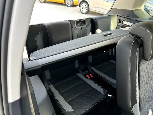 VW TOURAN (16/30)
