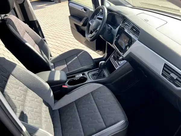 VW TOURAN (23/30)