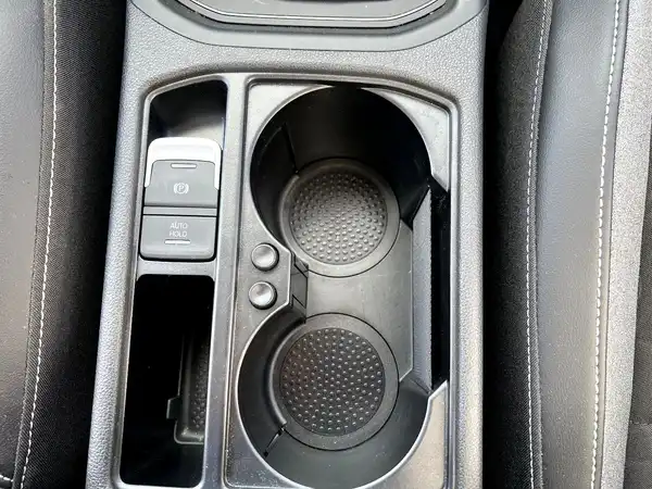 VW TOURAN (27/30)