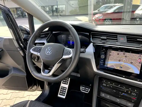 VW TOURAN (30/30)